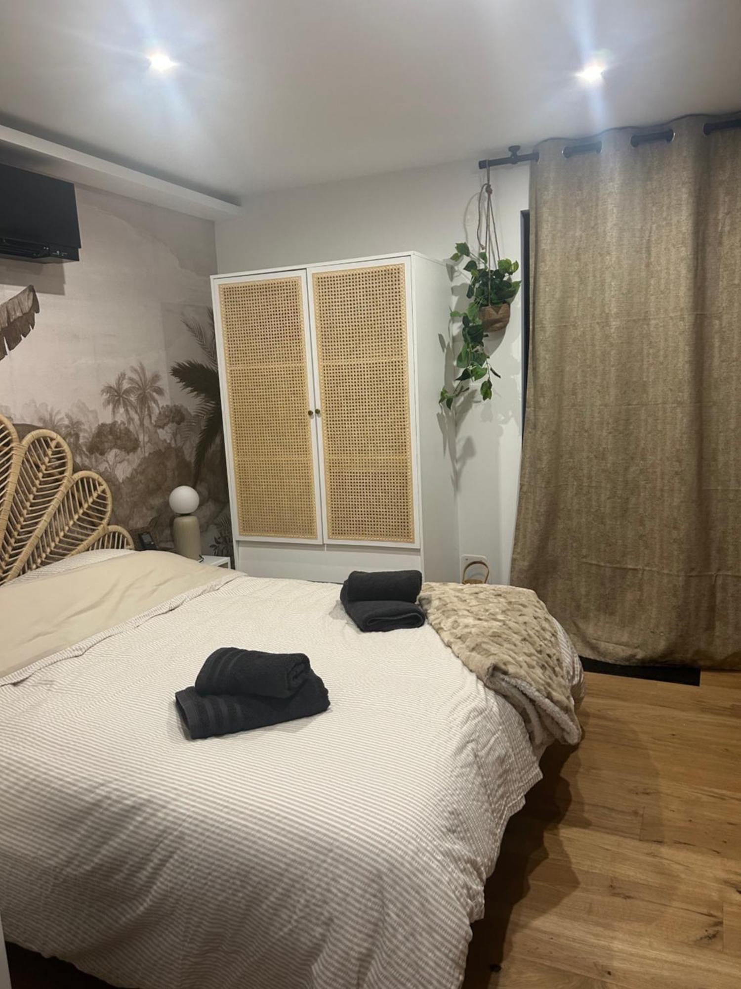 Studio Prestige Avec Terrasse Le Chene Dore Au Coeur Du Centre Touristique Cite Des Loisirs 200 M Du Galaxie,Face Au Snowworld Parking Gratuit Privatif Amnéville Esterno foto